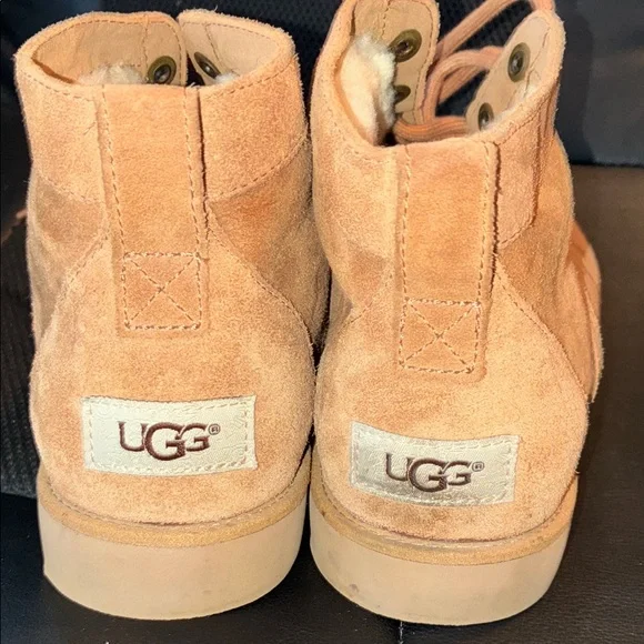Ugg Bethany water Resistant Chukka Boots size 10 worn a few times indoors only. - Picture 3 of 3